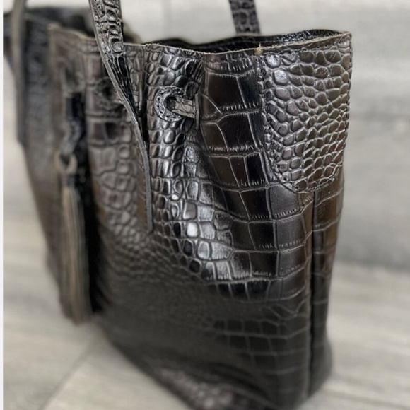 Patricia Nash leather drawstring tote - Picture 2 of 4